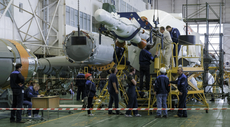 soyuz_assembly_expedition43_2015-03-24-879x485